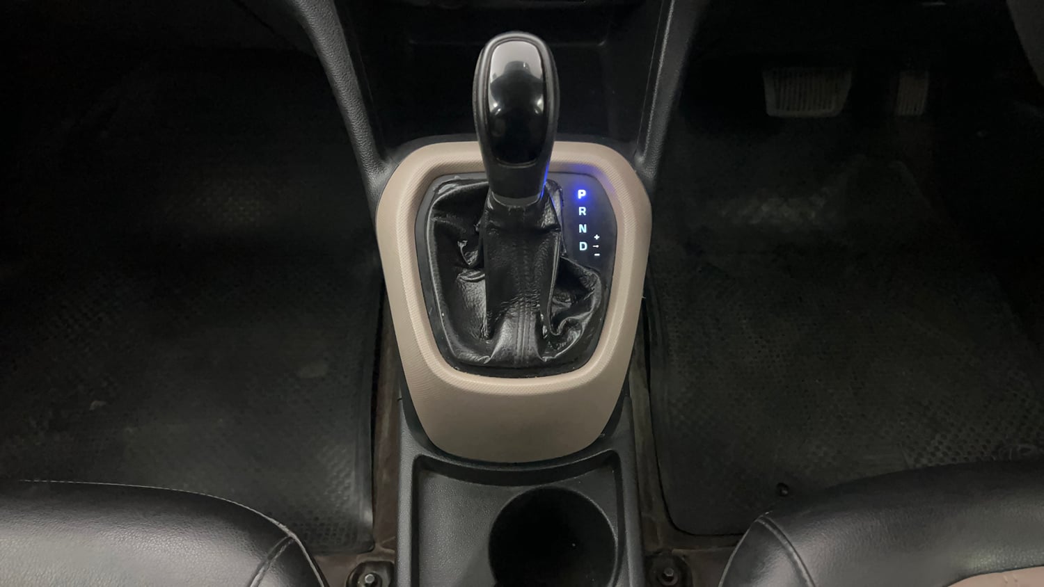 Used 2015 Hyundai Grand i10 Sportz AT 1.2 Kappa VTVT Petrol Automatic interior GEAR  KNOB VIEW