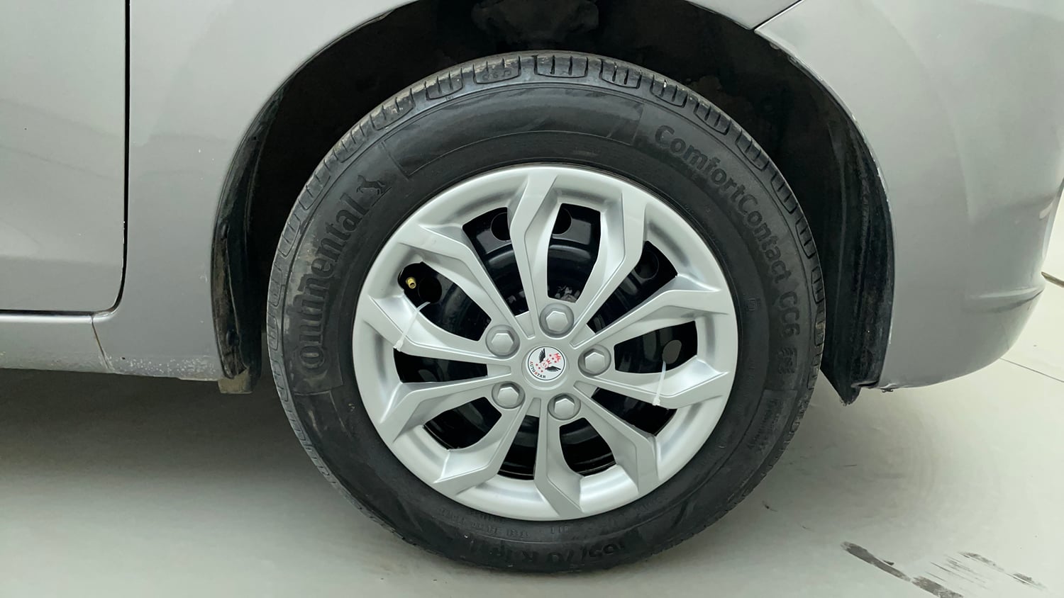 Used 2014 Maruti Suzuki Celerio VXi AMT Petrol Automatic tyres RIGHT FRONT TYRE RIM VIEW