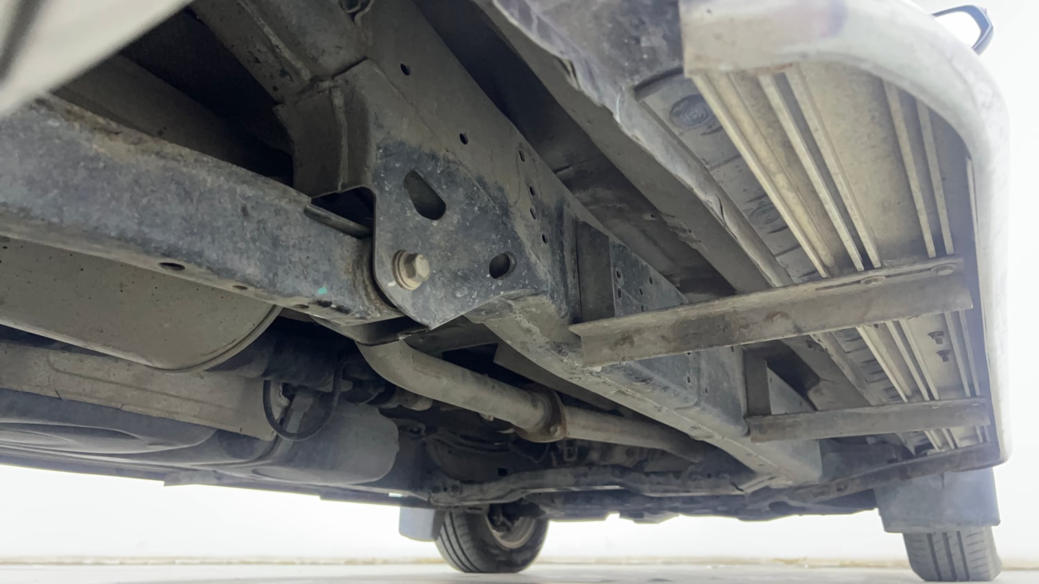 Used 2016 Toyota Innova Crysta 2.4 G 7 STR Diesel Manual extra REAR RIGHT UNDERBODY VIEW
