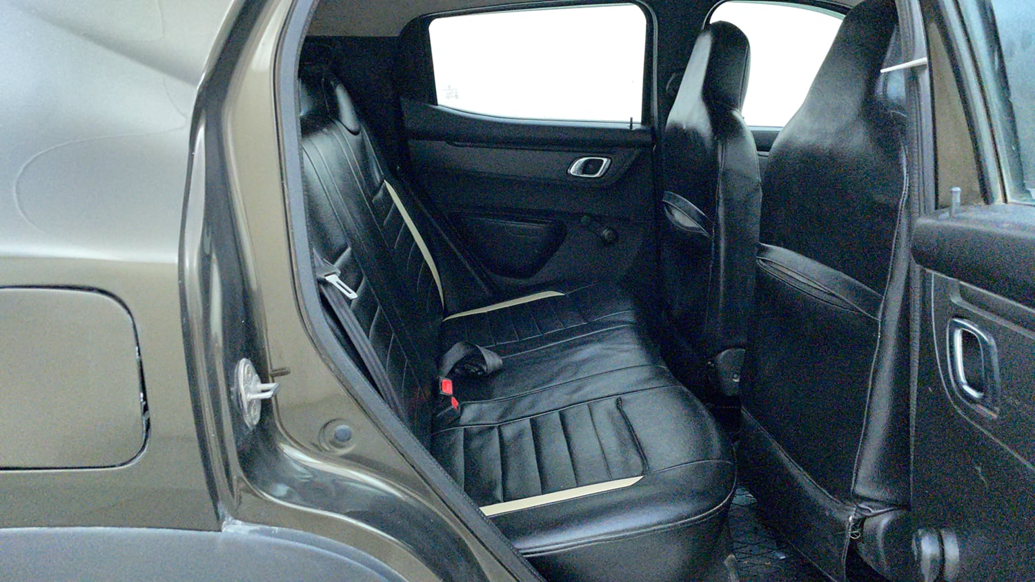 Used 2019 Renault Kwid 1.0 RXT AMT Opt Petrol Automatic interior RIGHT SIDE REAR DOOR CABIN VIEW