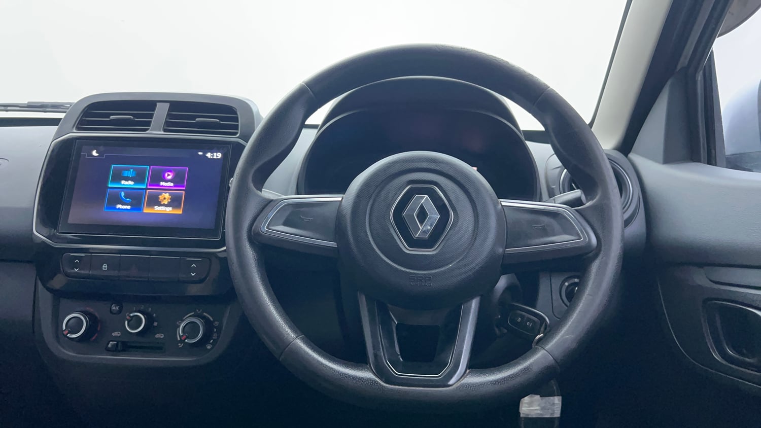 Used 2022 Renault Kwid RXT 1.0 (O) Petrol Manual interior STEERING VIEW