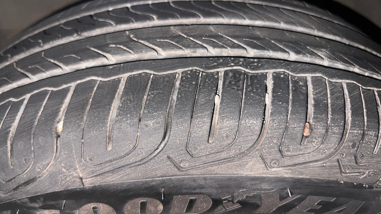 Used 2024 Honda City VX Petrol MT Petrol Manual tyres LEFT FRONT TYRE TREAD VIEW