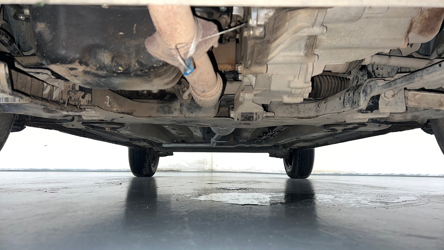 Used 2022 Tata Punch Accomplished MT Petrol Manual extra FRONT LEFT UNDERBODY VIEW