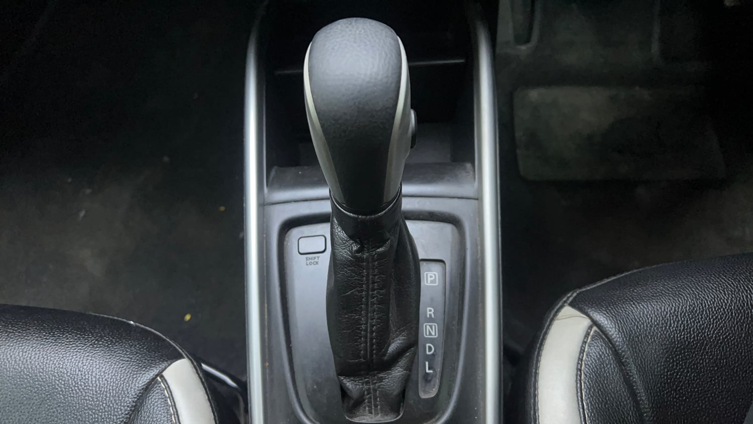 Used 2018 Maruti Suzuki Baleno Alpha 1.2 AT Petrol Automatic interior GEAR  KNOB VIEW