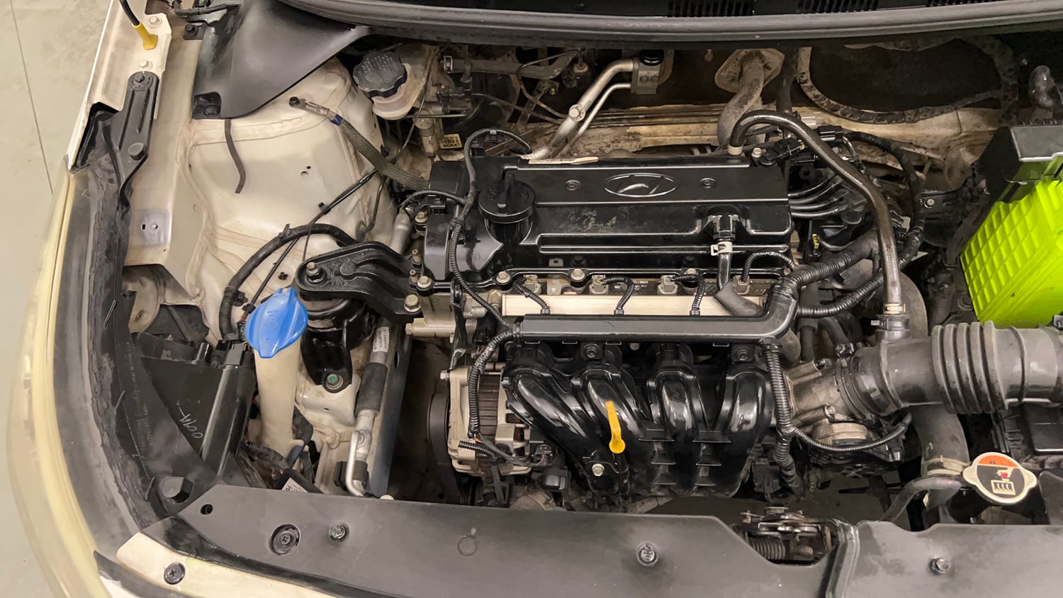 Used 2016 Hyundai Elite i20 Magna 1.2 Petrol Manual engine ENGINE RIGHT SIDE VIEW