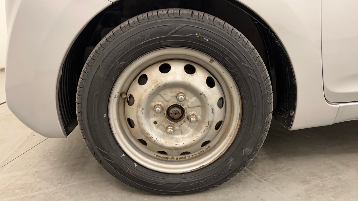 Used 2018 Hyundai Eon Era + Petrol Manual tyres LEFT FRONT TYRE RIM VIEW