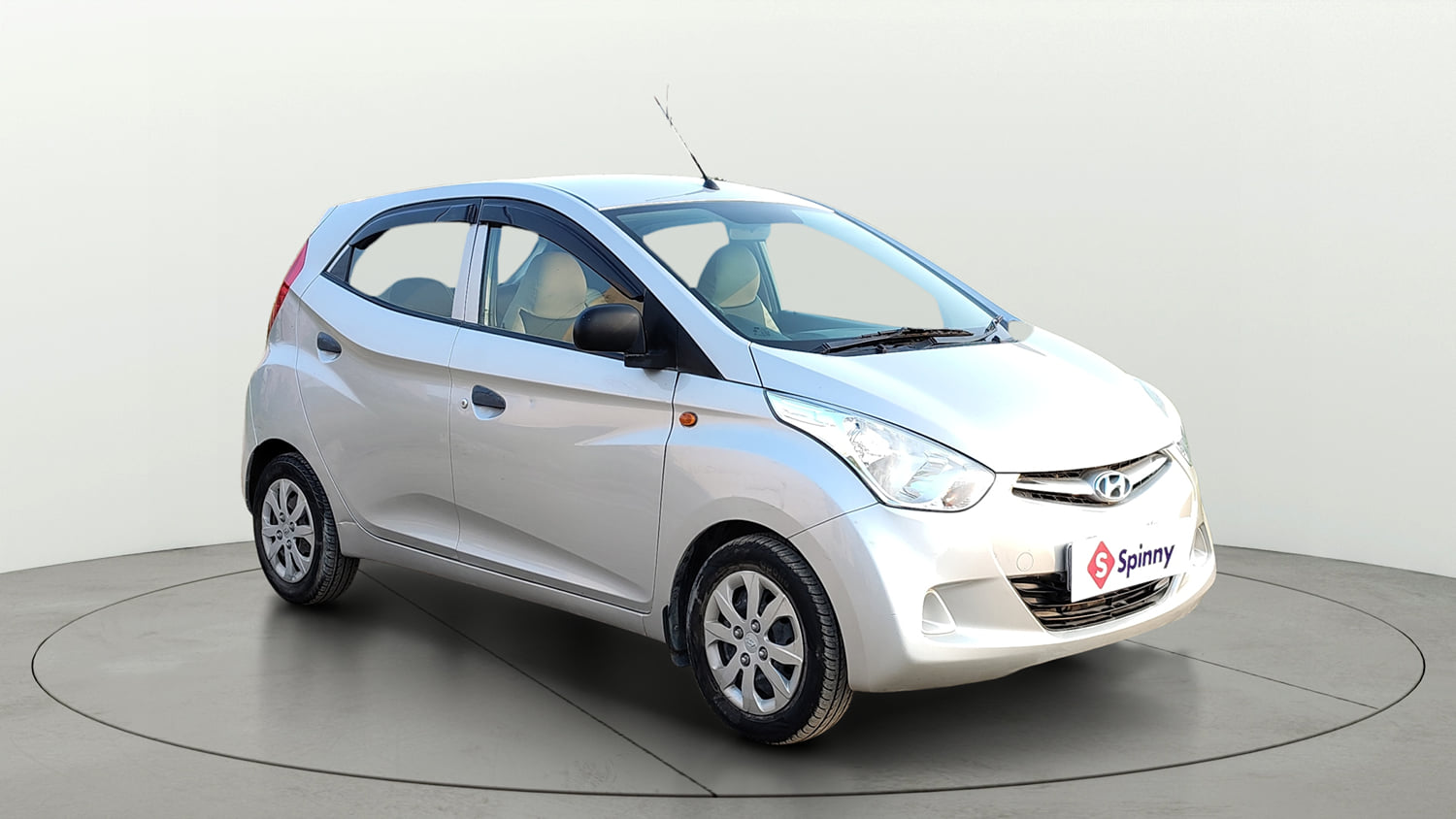 Used 2018 Hyundai Eon Magna + Petrol Manual exterior RIGHT FRONT CORNER VIEW