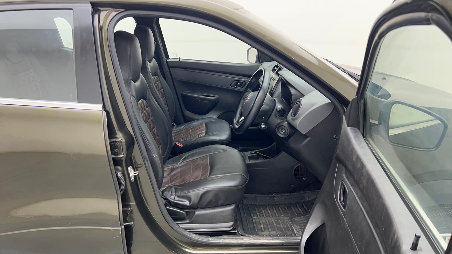 Used 2017 Renault Kwid 1.0 RXT AMT Opt Petrol Automatic interior RIGHT SIDE FRONT DOOR CABIN VIEW
