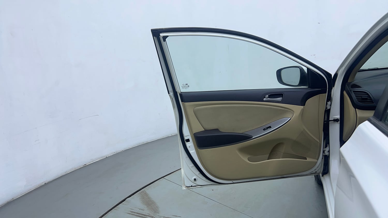 Used 2015 Hyundai Verna 1.4 VTVT Petrol Manual interior LEFT FRONT DOOR OPEN VIEW