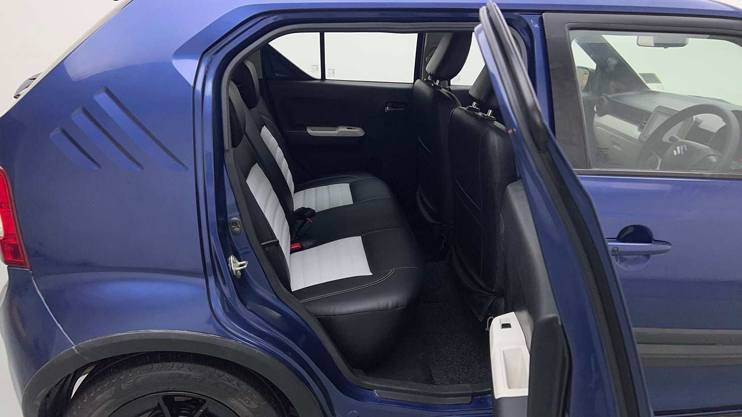 Used 2021 Maruti Suzuki Ignis Zeta 1.2 MT Petrol Manual interior RIGHT SIDE REAR DOOR CABIN VIEW