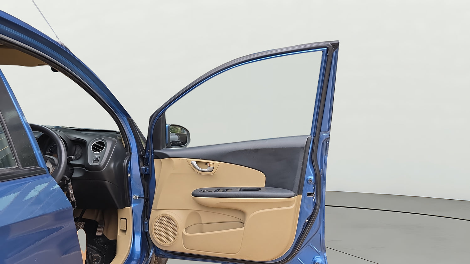 Used 2015 Honda Brio VX AT Petrol Automatic interior RIGHT FRONT DOOR OPEN VIEW