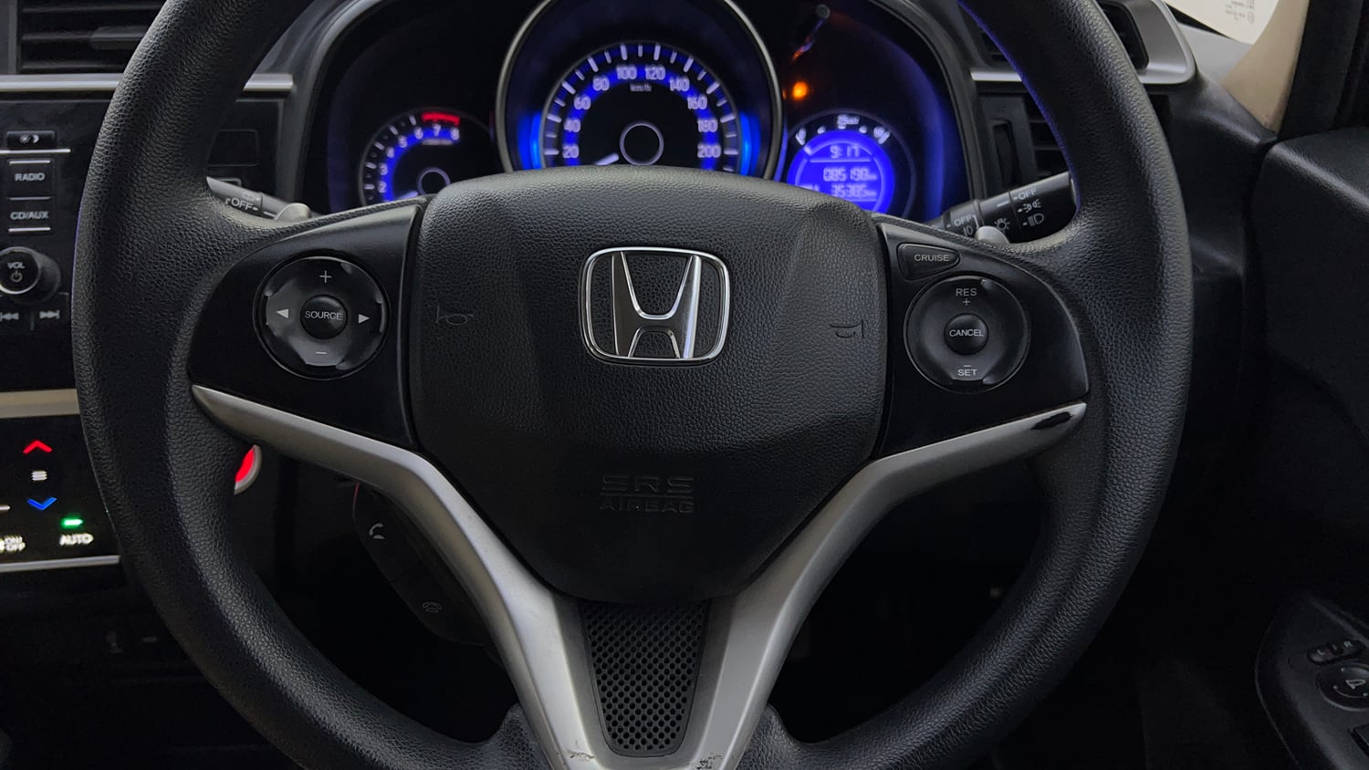 Used 2018 Honda Jazz V CVT Petrol Petrol Automatic top_features Airbags