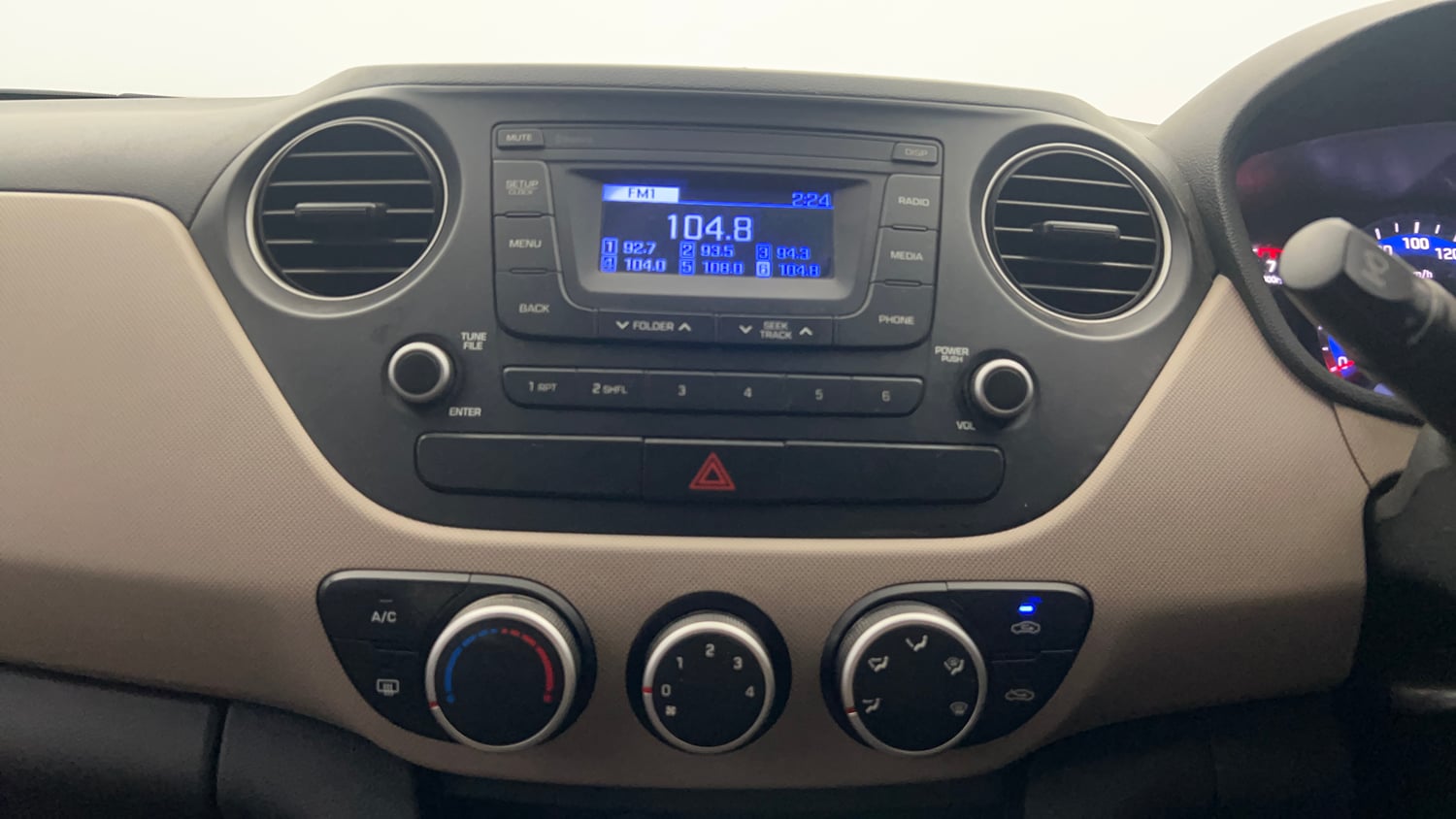 Used 2020 Hyundai Xcent S Petrol Manual interior MUSIC SYSTEM & AC CONTROL VIEW
