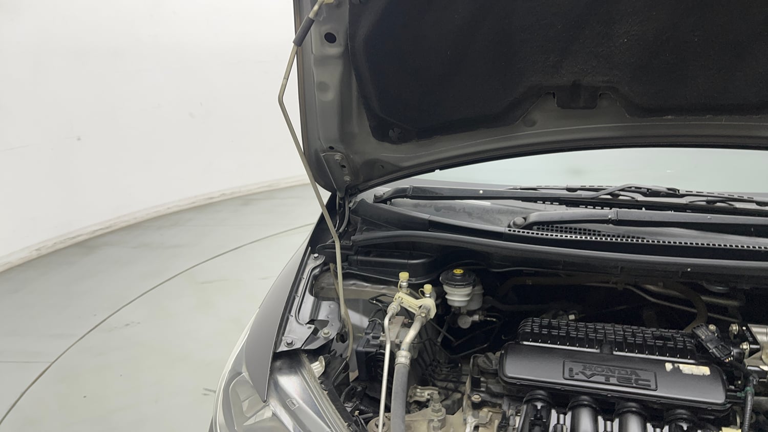 Used 2019 Honda Jazz VX Petrol Petrol Manual engine ENGINE RIGHT SIDE HINGE & APRON VIEW
