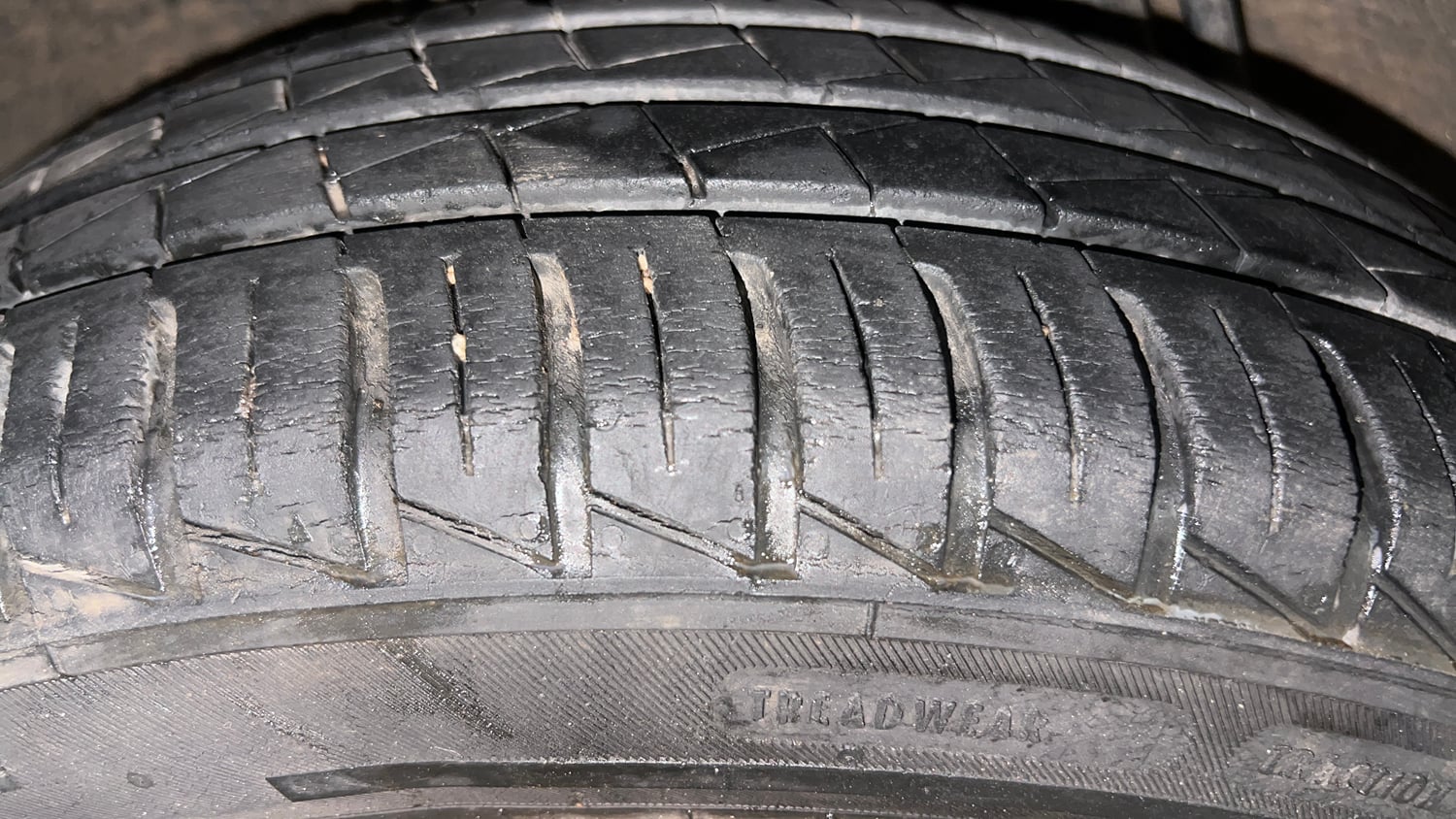 Used 2020 Renault Kwid CLIMBER 1.0 AMT Opt Petrol Automatic tyres RIGHT REAR TYRE TREAD VIEW