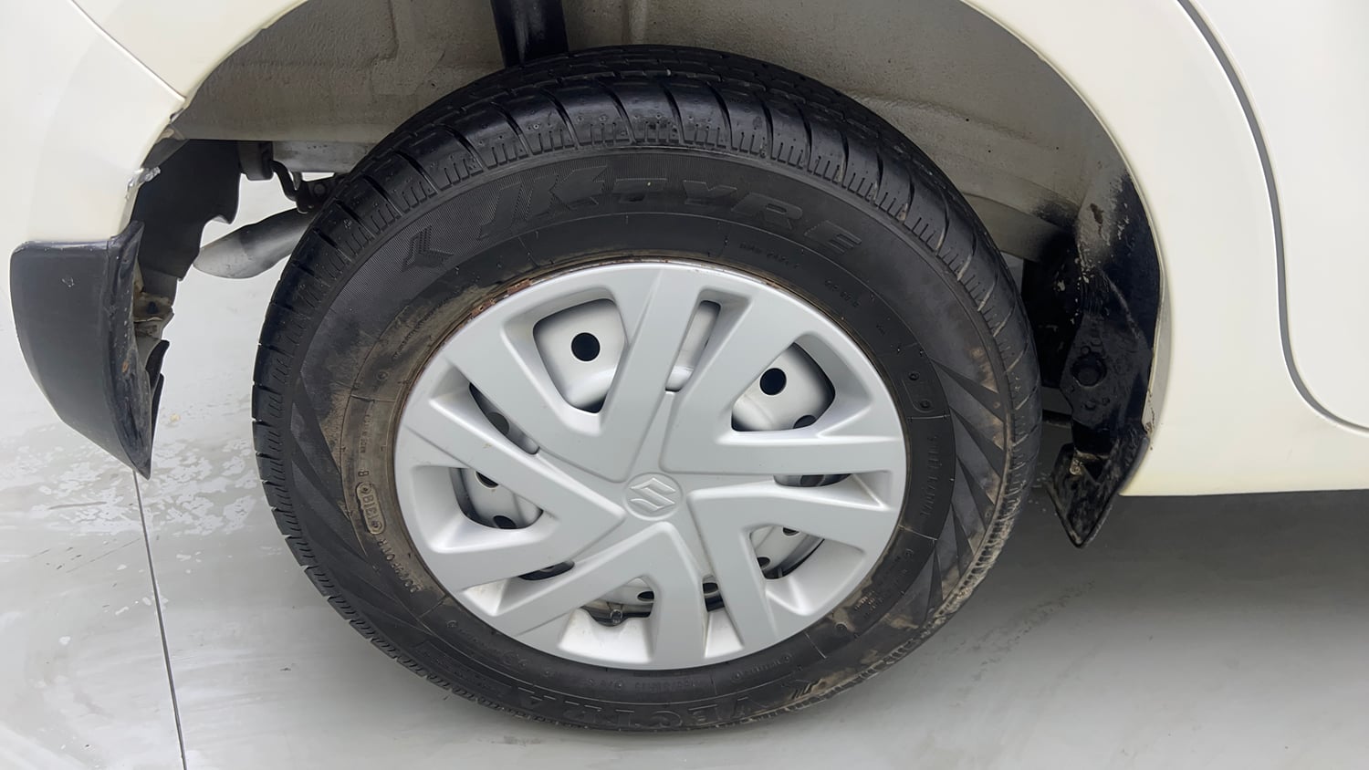 Used 2019 Maruti Suzuki Wagon R 1.0 LXi 1.0 Petrol Manual tyres RIGHT REAR TYRE RIM VIEW