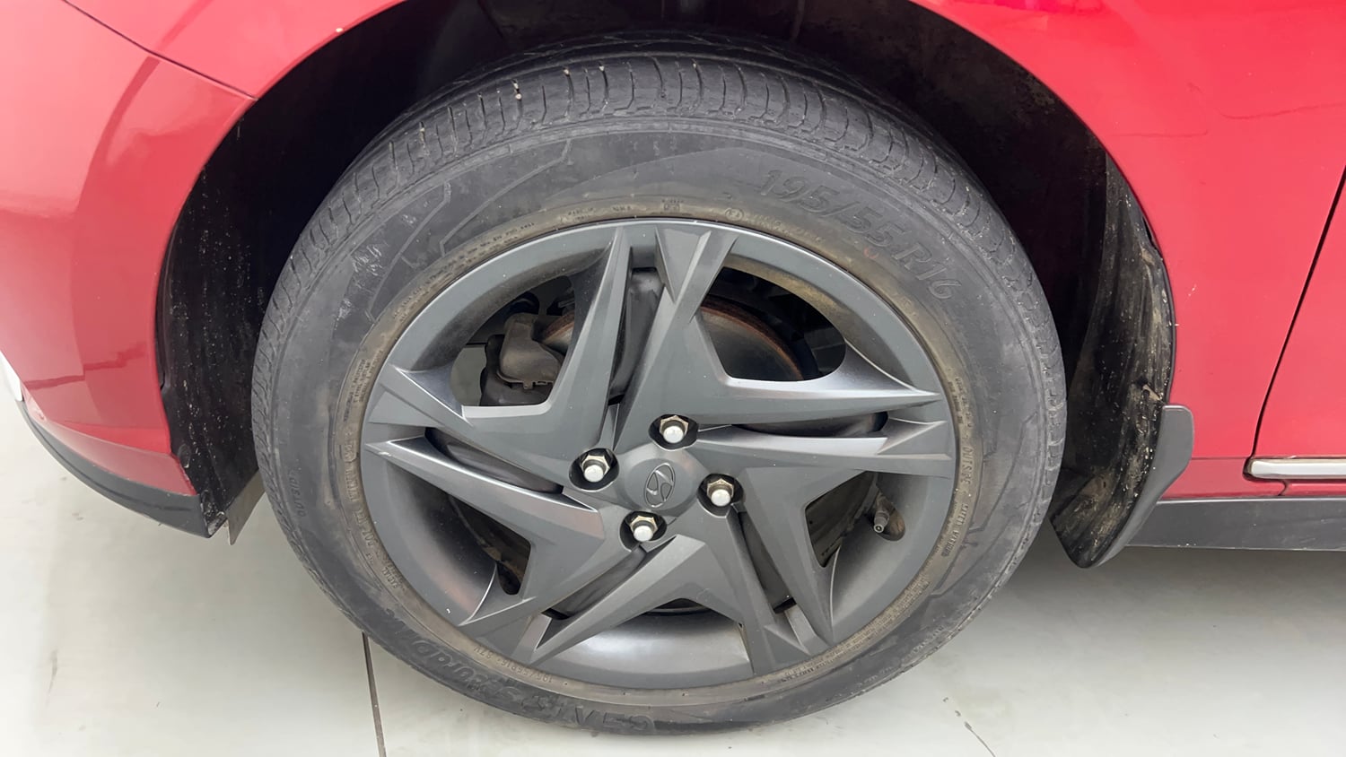 Used 2021 Hyundai i20 Sportz 1.2 MT Petrol Manual tyres LEFT FRONT TYRE RIM VIEW