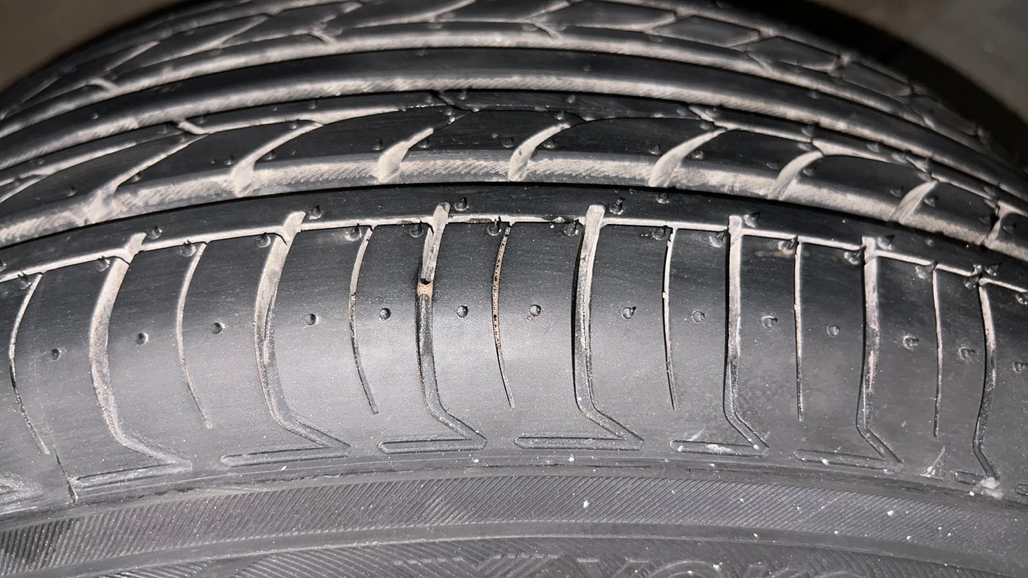 Used 2019 Hyundai Creta SX 1.6 Petrol Petrol Manual tyres RIGHT FRONT TYRE TREAD VIEW