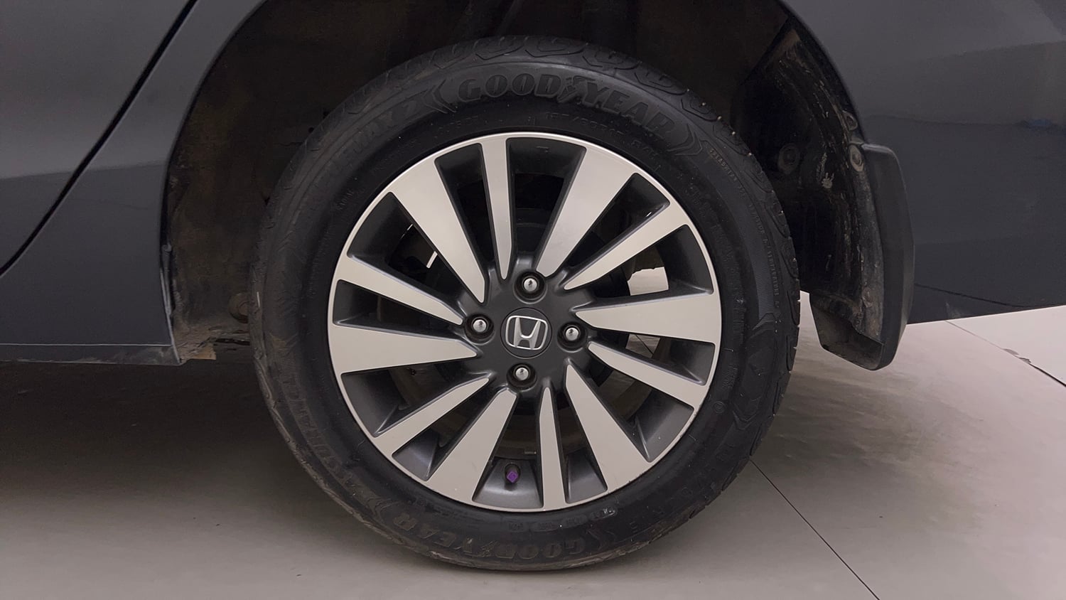 Used 2024 Honda City VX Petrol MT Petrol Manual tyres LEFT REAR TYRE RIM VIEW