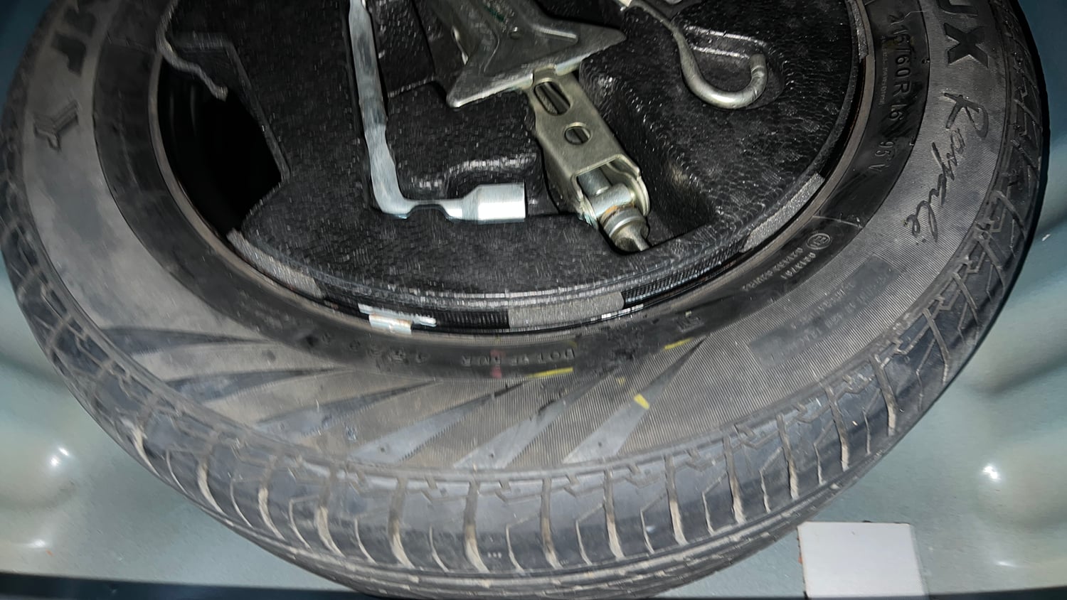 Used 2021 Maruti Suzuki S-Cross Alpha AT Petrol Automatic tyres SPARE TYRE VIEW