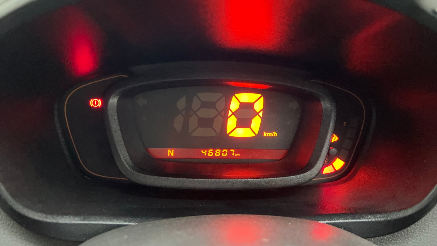 Used 2017 Renault Kwid 1.0 RXT AMT Opt Petrol Automatic interior CLUSTERMETER VIEW