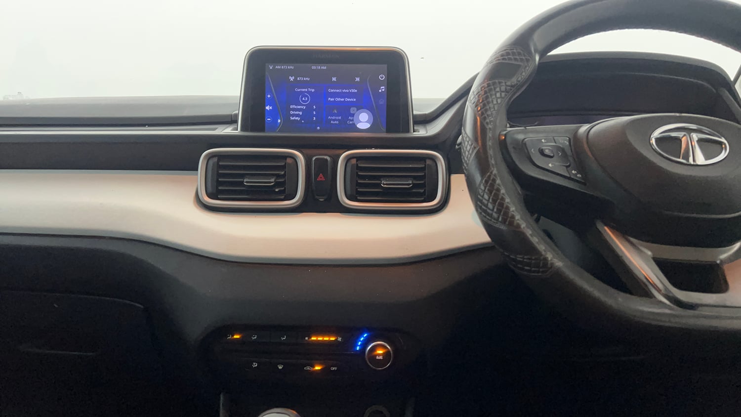 Used 2022 Tata Punch Accomplished MT Petrol Manual interior MUSIC SYSTEM & AC CONTROL VIEW