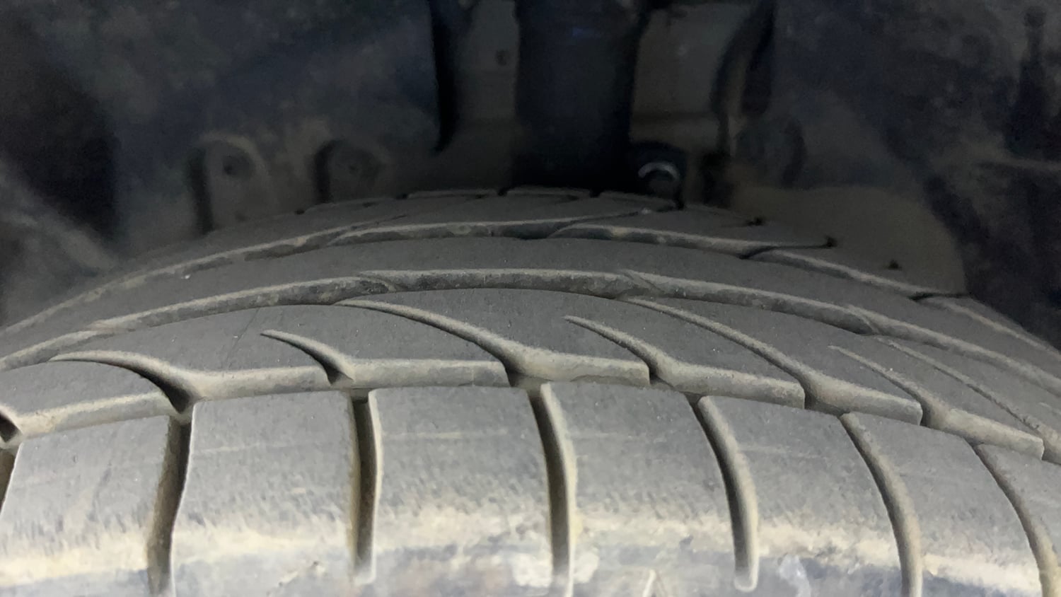Used 2017 Ford EcoSport Titanium 1.5L Ti-VCT Petrol Manual tyres LEFT FRONT TYRE TREAD VIEW