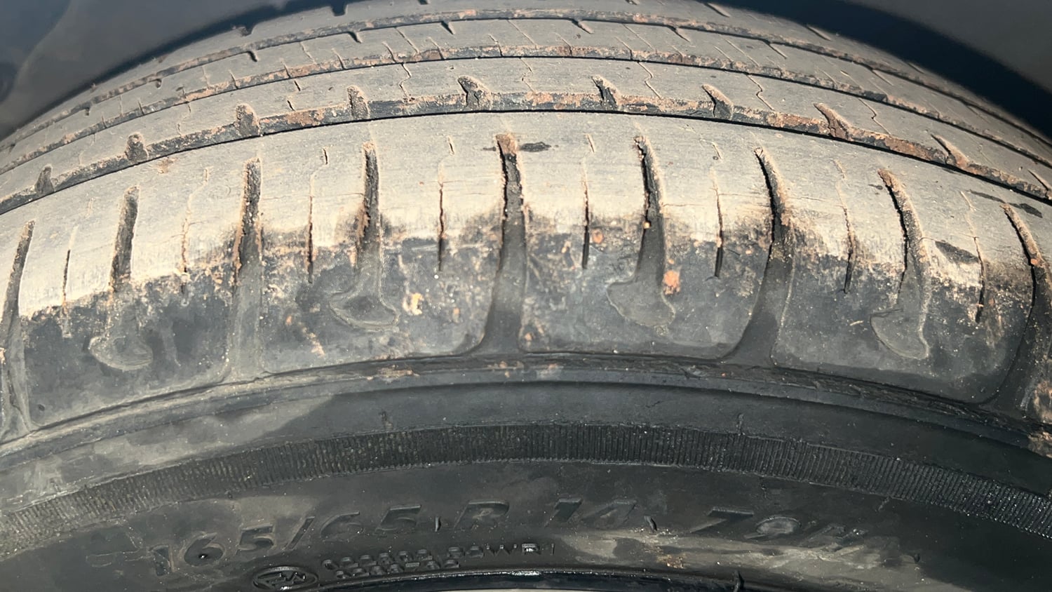 Used 2020 Hyundai Xcent S Petrol Manual tyres LEFT FRONT TYRE TREAD VIEW