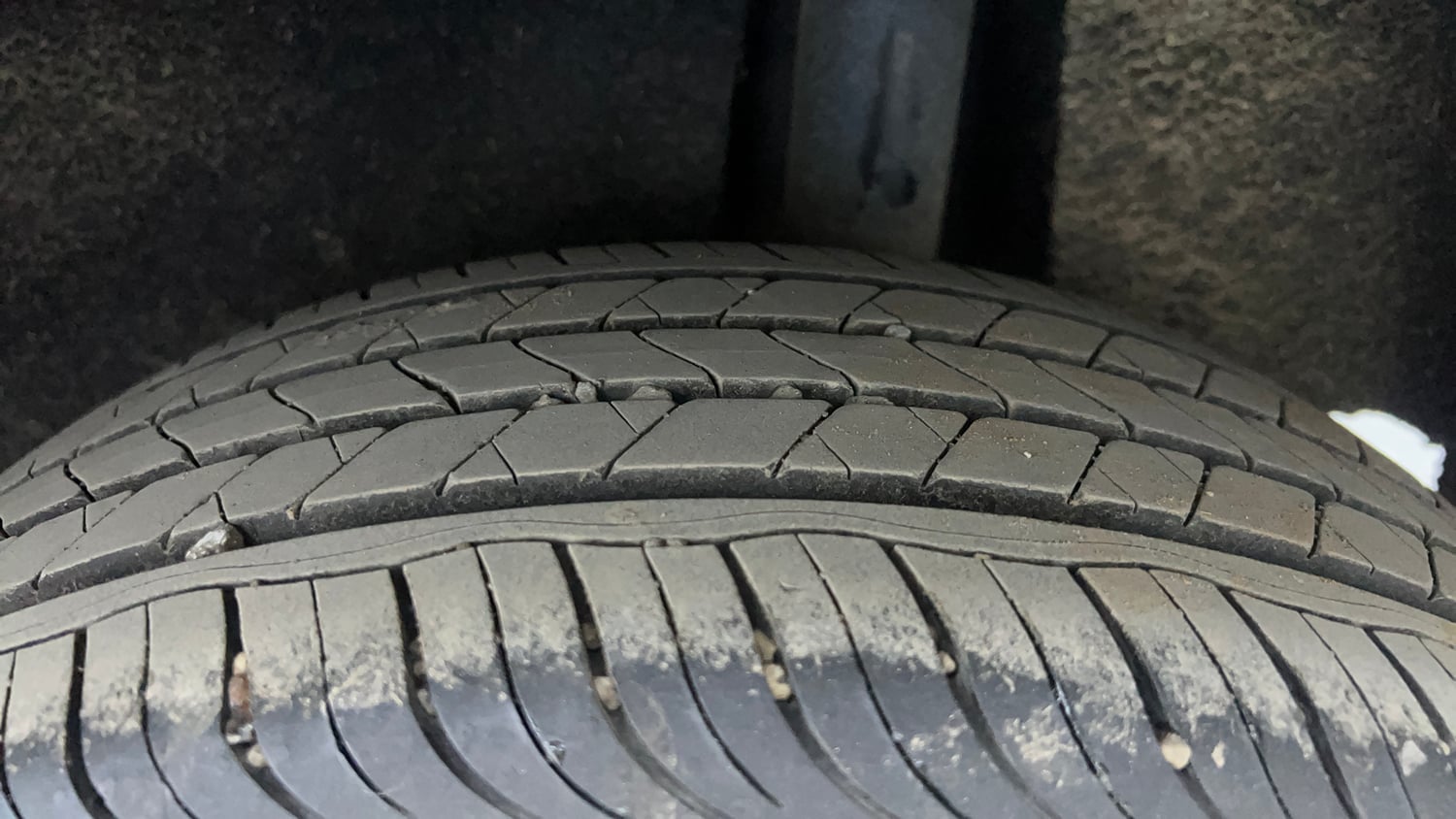 Used 2018 Maruti Suzuki Baleno Alpha 1.2 AT Petrol Automatic tyres LEFT REAR TYRE TREAD VIEW