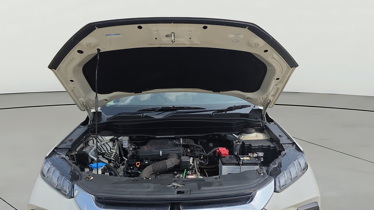Used 2023 Maruti Suzuki Grand Vitara Zeta Smart Hybrid Petrol Manual engine ENGINE & BONNET OPEN FRONT VIEW