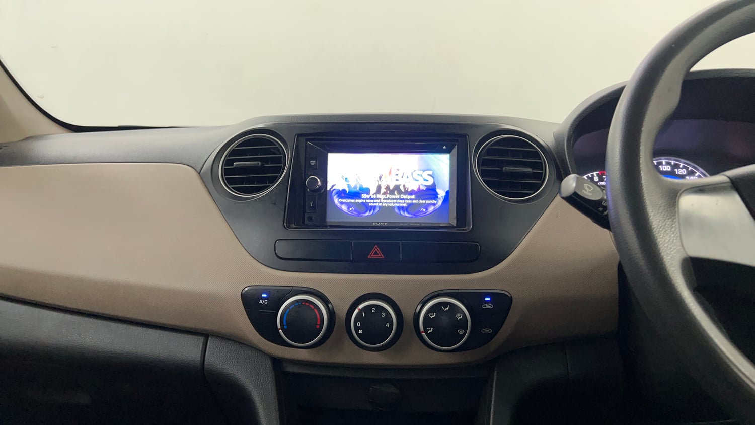 Used 2018 Hyundai Grand i10 Magna 1.2 Kappa VTVT Petrol Manual interior MUSIC SYSTEM & AC CONTROL VIEW