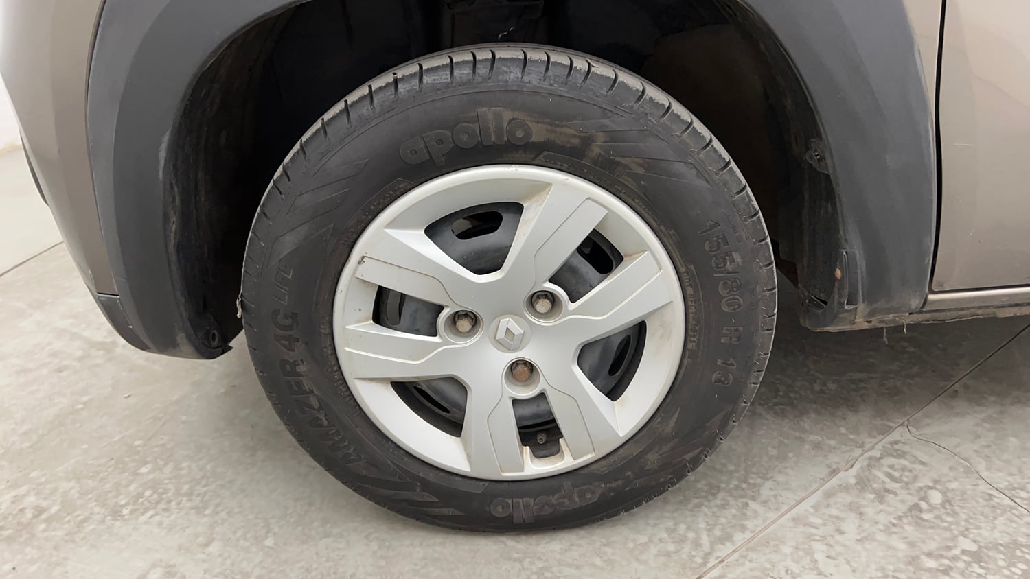Used 2019 Renault Kwid RXL Petrol Manual tyres LEFT FRONT TYRE RIM VIEW