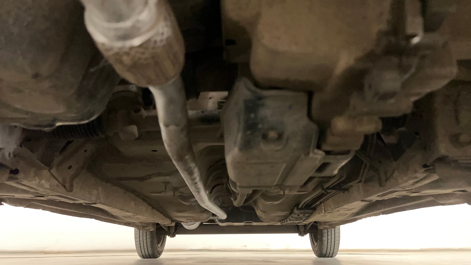 Used 2018 Hyundai Eon Era + Petrol Manual extra FRONT LEFT UNDERBODY VIEW
