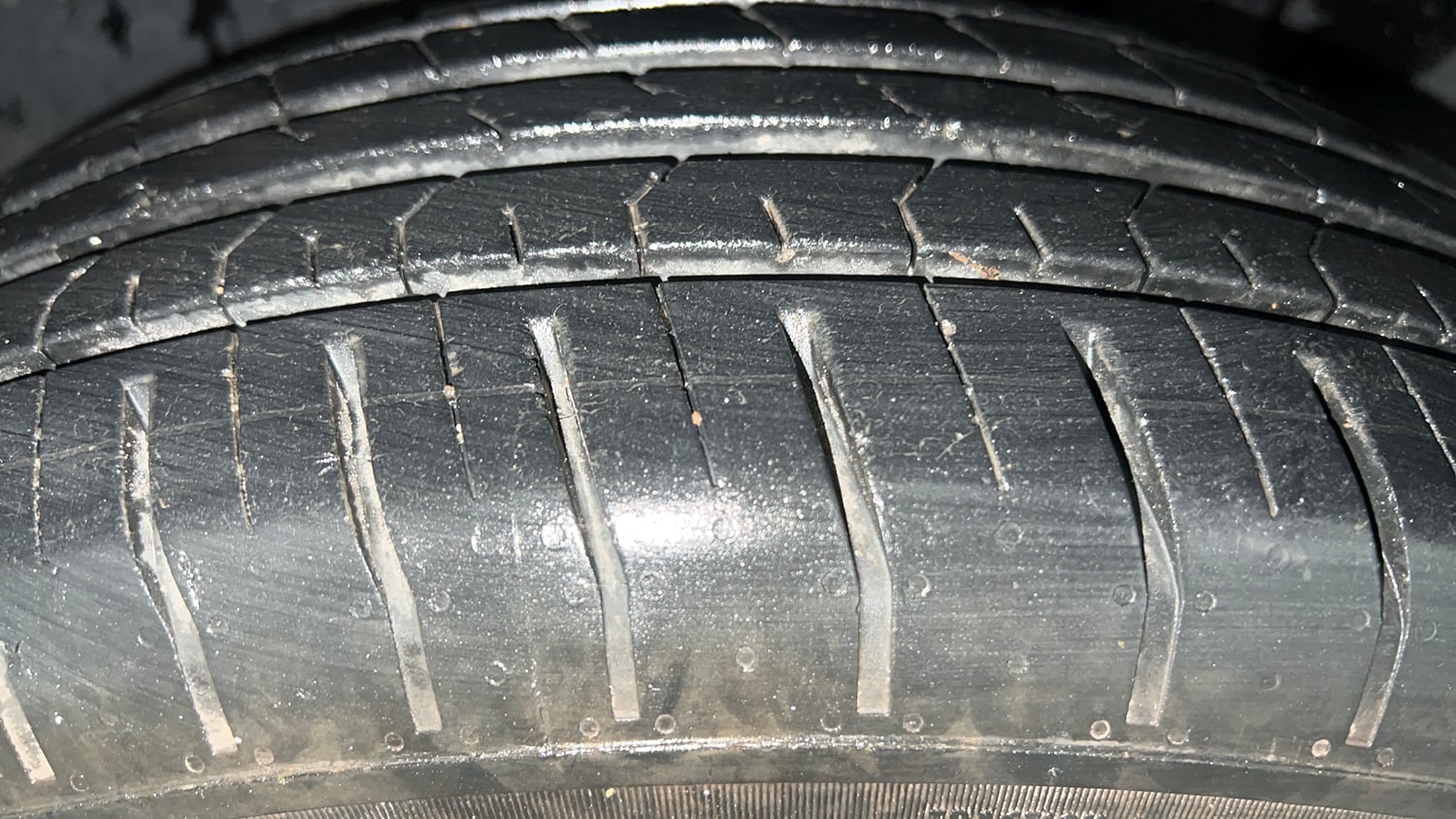 Used 2023 Tata Punch Pure MT Petrol Manual tyres LEFT FRONT TYRE TREAD VIEW