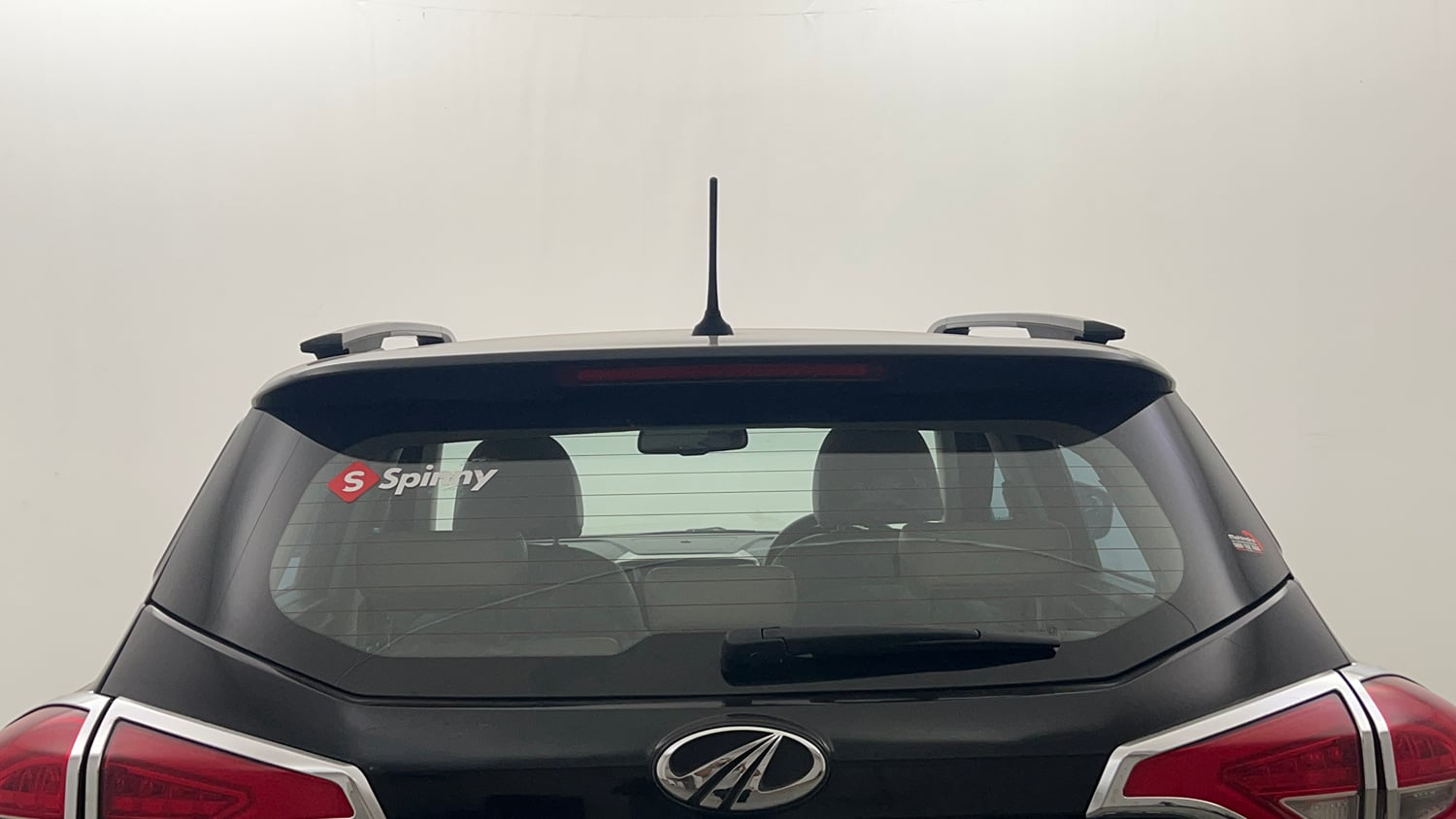 Used 2022 Mahindra XUV 300 W8 (O) 1.2 Petrol Petrol Manual exterior BACK WINDSHIELD VIEW