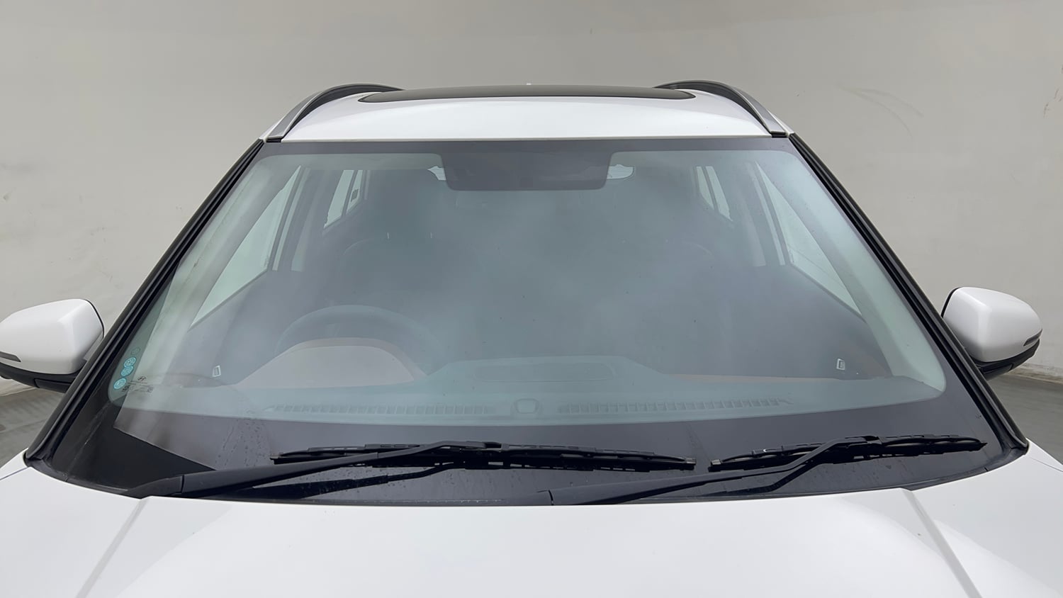 Used 2024 Hyundai Alcazar Platinum (O) 7 Seater 1.5 Diesel AT Diesel Automatic exterior FRONT WINDSHIELD VIEW