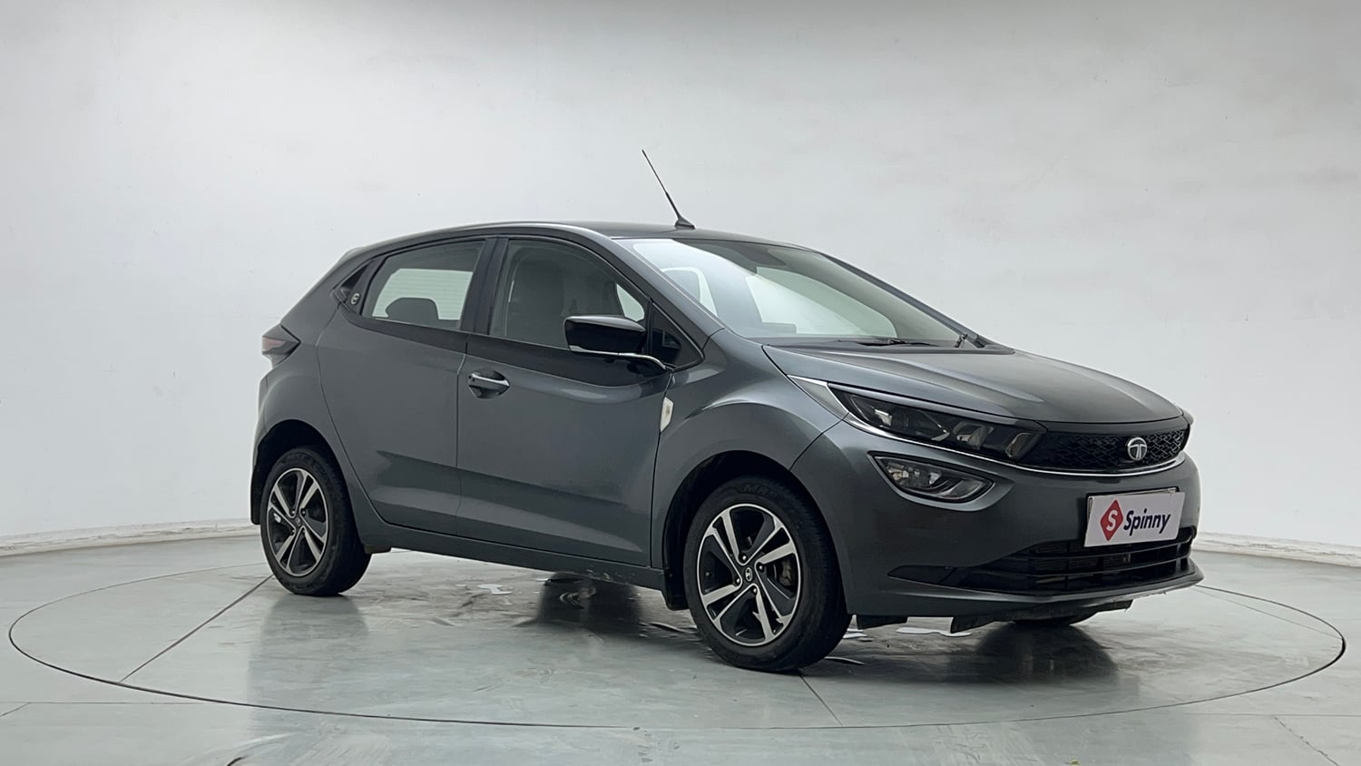 Used 2025 Tata Altroz XZA Petrol Petrol Automatic exterior RIGHT FRONT CORNER VIEW