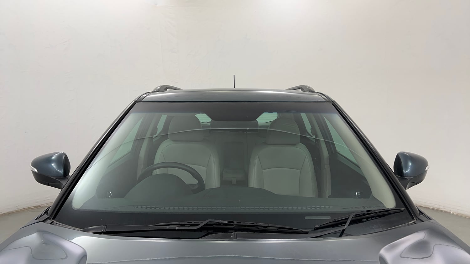 Used 2023 Mahindra XUV 300 W8 (O) 1.2 Petrol AMT Petrol Automatic exterior FRONT WINDSHIELD VIEW