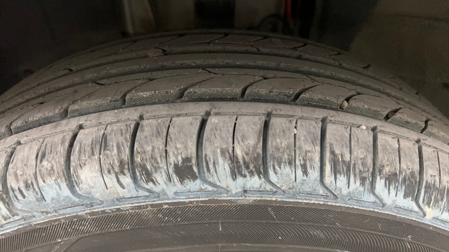 Used 2023 Renault Triber RXZ Petrol Manual tyres LEFT FRONT TYRE TREAD VIEW