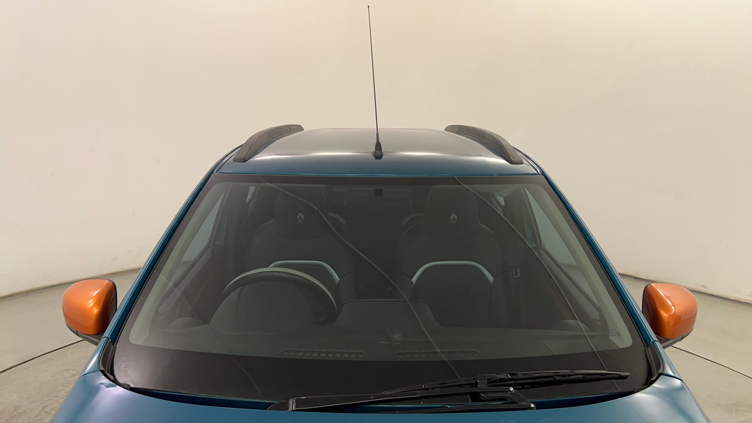 Used 2020 Renault Kwid CLIMBER 1.0 Opt Petrol Manual exterior FRONT WINDSHIELD VIEW