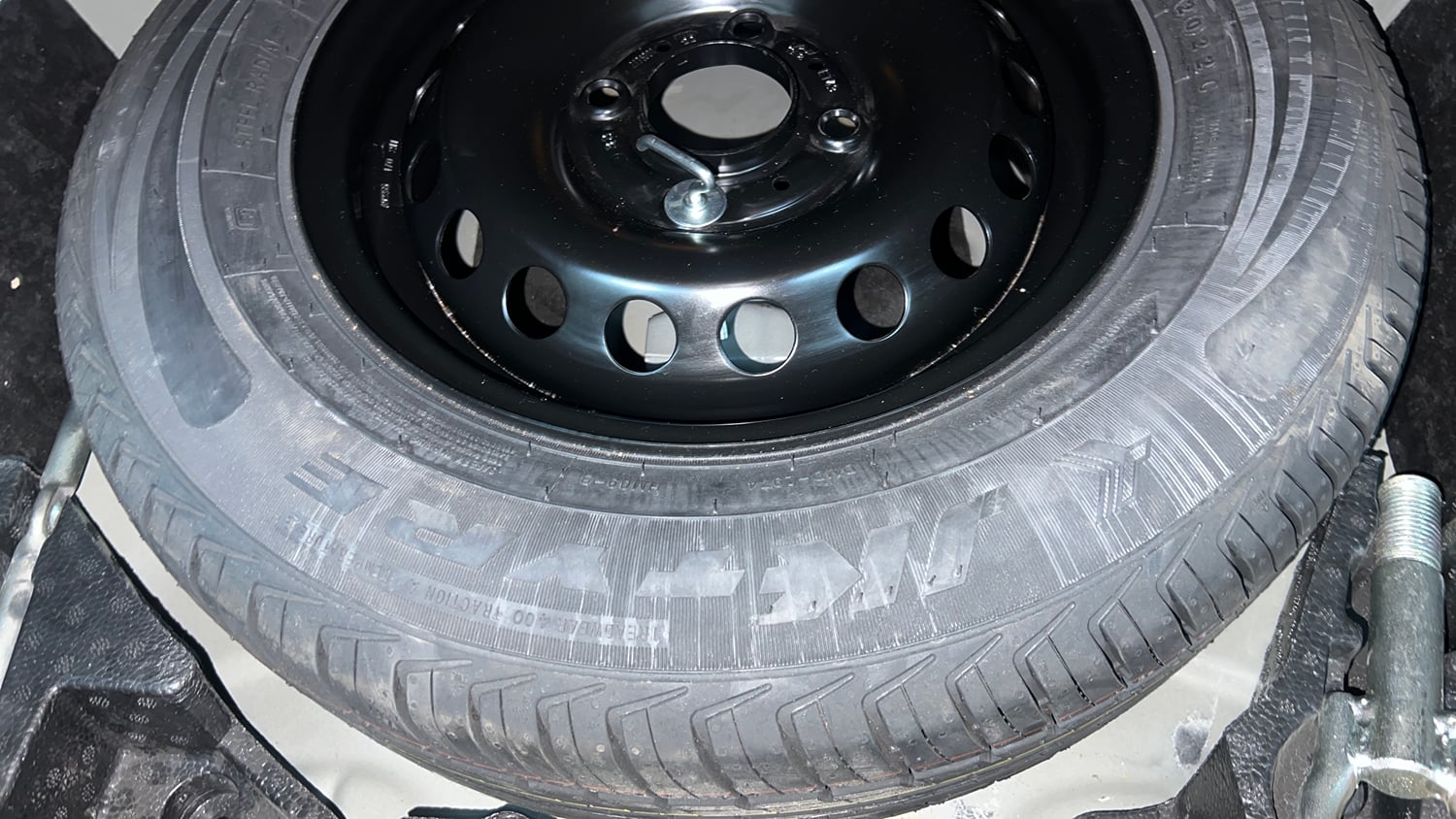 Used 2022 Tata Tigor XZ Plus CNG Cng Manual tyres SPARE TYRE VIEW