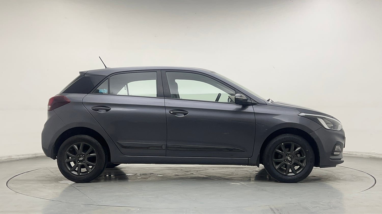 Used 2019 Hyundai Elite i20 Sportz Plus 1.2 Petrol Manual exterior RIGHT SIDE VIEW