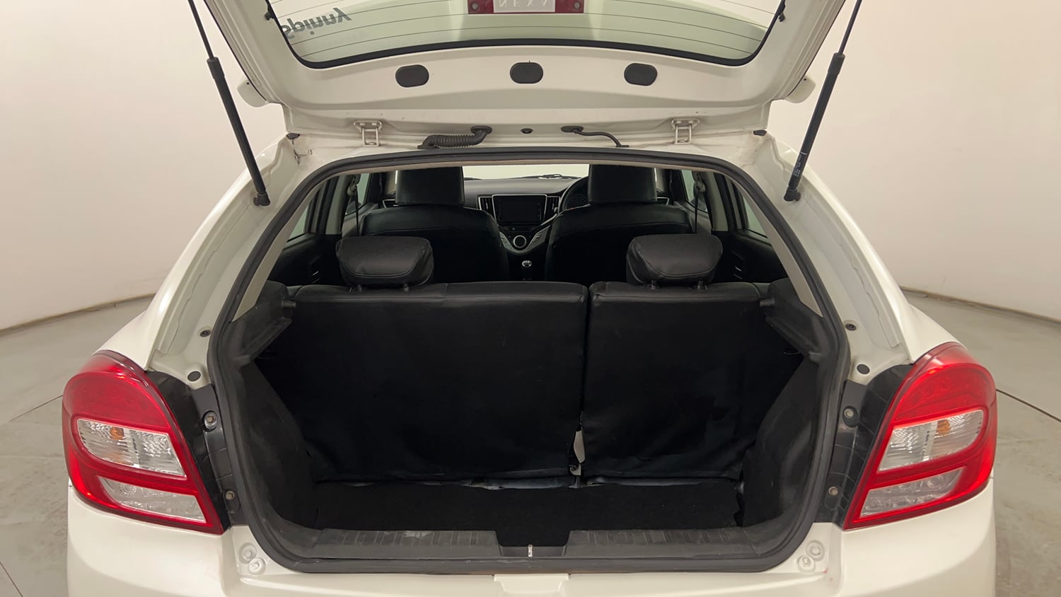 Used 2016 Maruti Suzuki Baleno Alpha 1.2 Petrol Manual interior DICKY INSIDE VIEW
