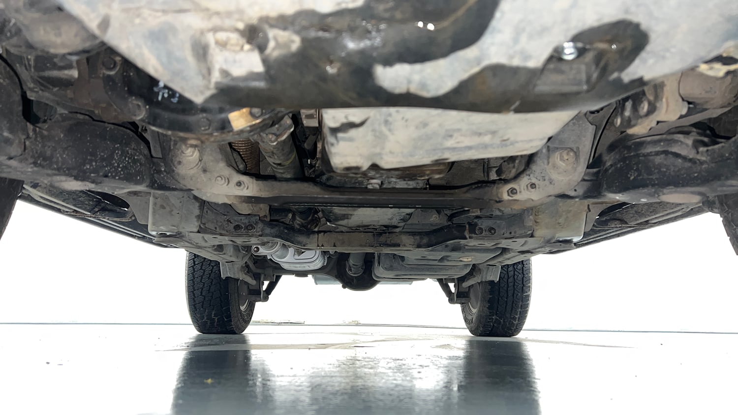 Used 2021 mahindra Thar LX Hard Top Petrol AT 4WD Petrol Automatic extra FRONT LEFT UNDERBODY VIEW