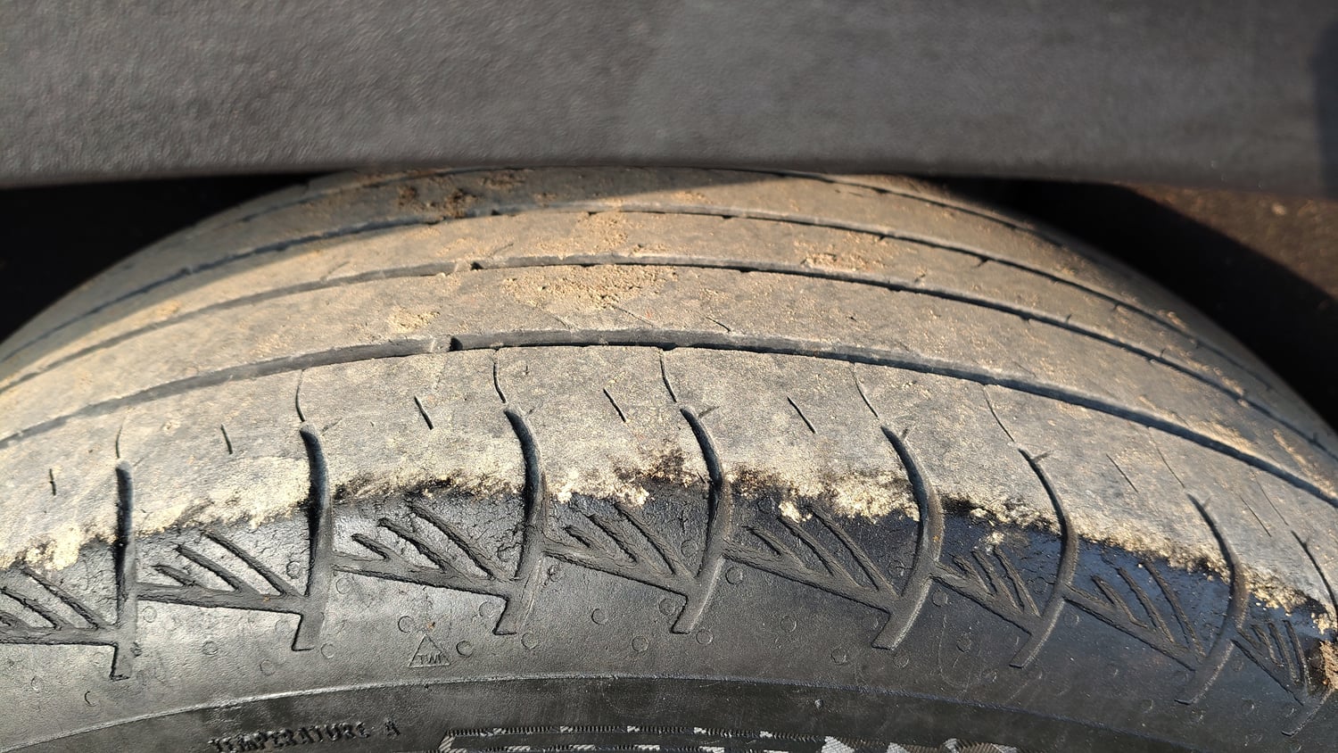 Used 2022 Hyundai Alcazar Signature (O) 6 STR 1.5 Diesel AT Diesel Automatic tyres LEFT REAR TYRE TREAD VIEW