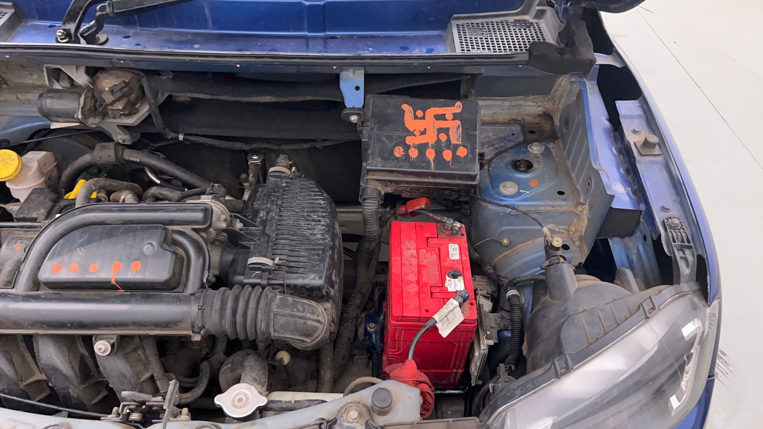 Used 2018 Renault Kwid CLIMBER 1.0 Petrol Manual engine ENGINE LEFT SIDE VIEW