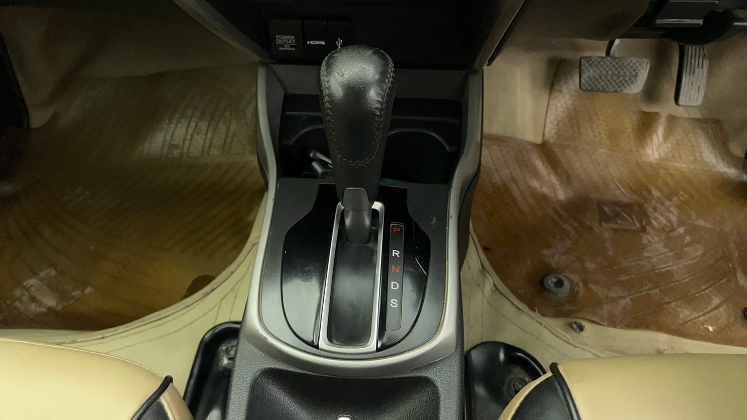 Used 2017 Honda City VX CVT Petrol Petrol Automatic interior GEAR  KNOB VIEW