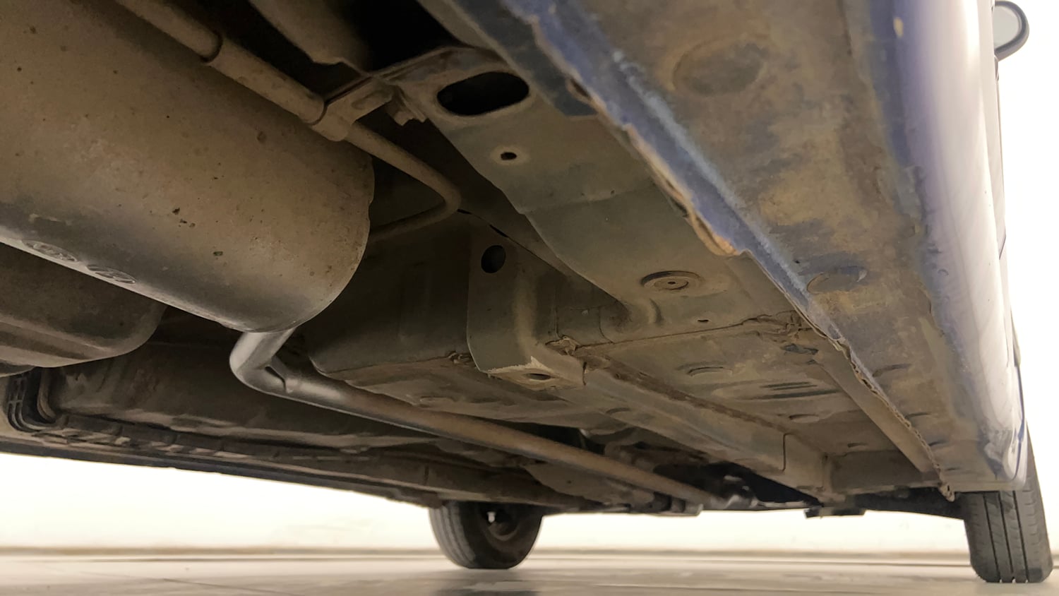 Used 2017 Hyundai Eon Era + AirBag Petrol Manual extra REAR RIGHT UNDERBODY VIEW