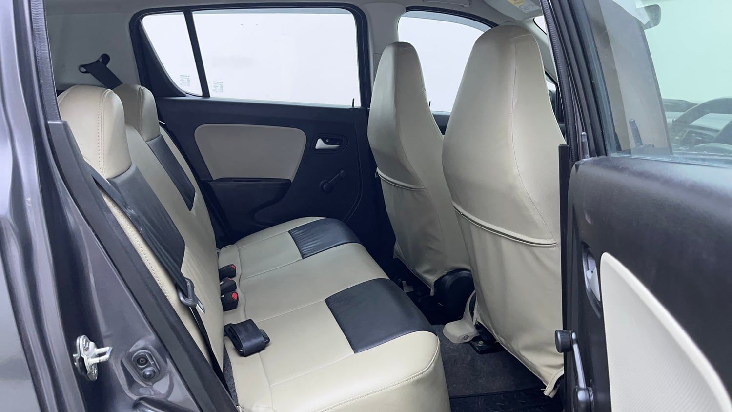 Used 2022 Maruti Suzuki Alto 800 Vxi Plus Petrol Manual interior RIGHT SIDE REAR DOOR CABIN VIEW