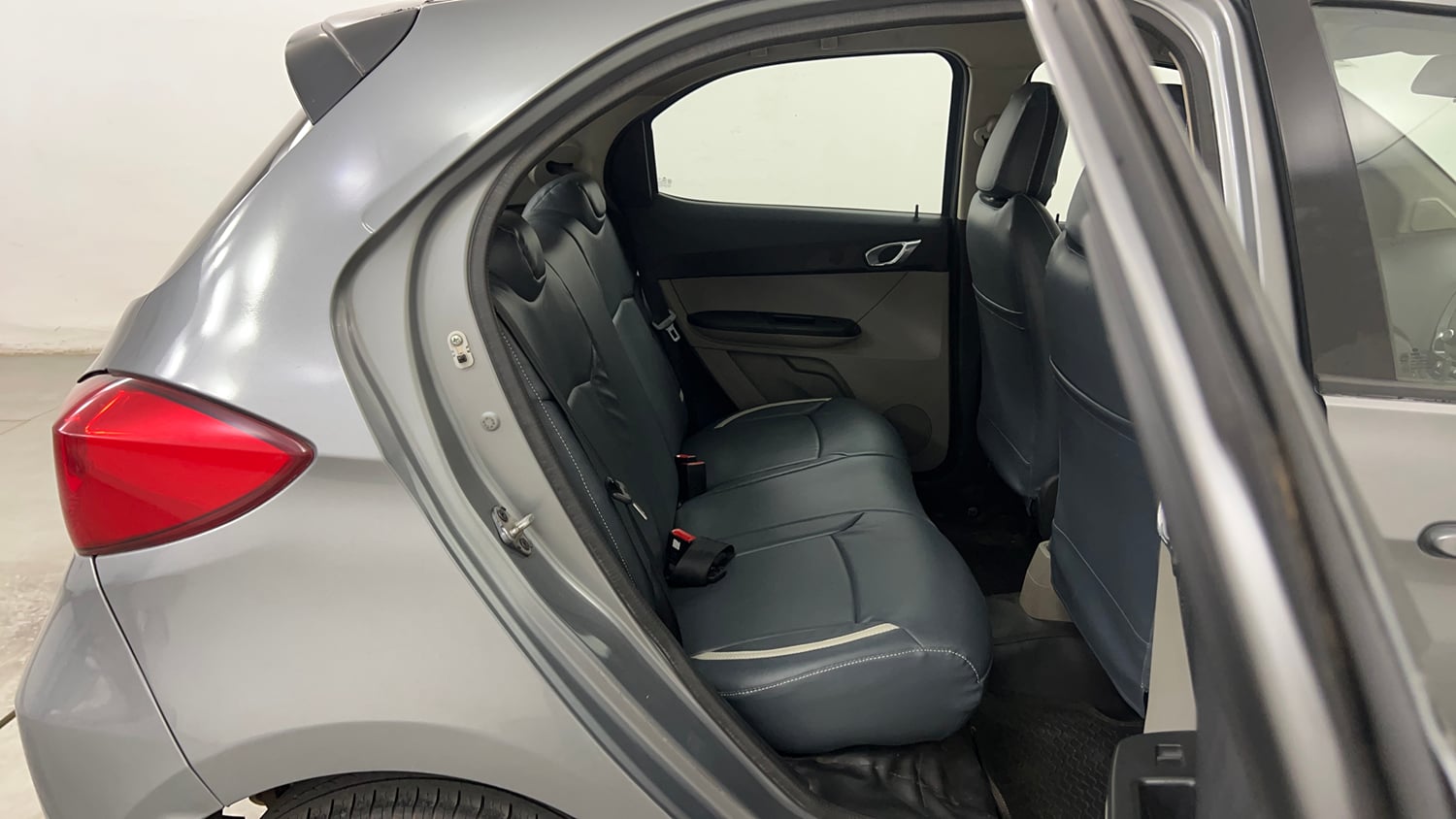 Used 2018 Tata Tiago Revotron XZ Petrol Manual interior RIGHT SIDE REAR DOOR CABIN VIEW